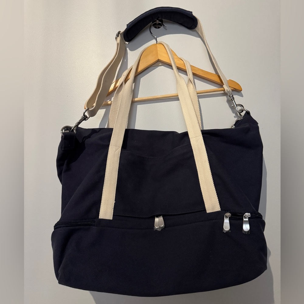 Lo & Sons Catalina Deluxe Small NWT